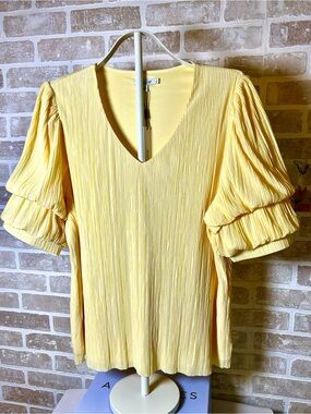 Chico's Sunny Yellow Pleated V-Neck Puff Sleeve Blouse